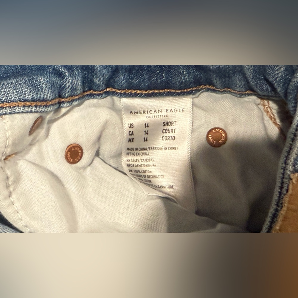 AE Ripped Highest Rise '90s Flare Jean - Picture 6 of 7